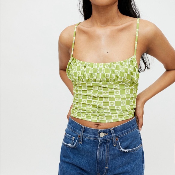 UO Kelsey Ruched Cropped Cami - Picture 3 of 4